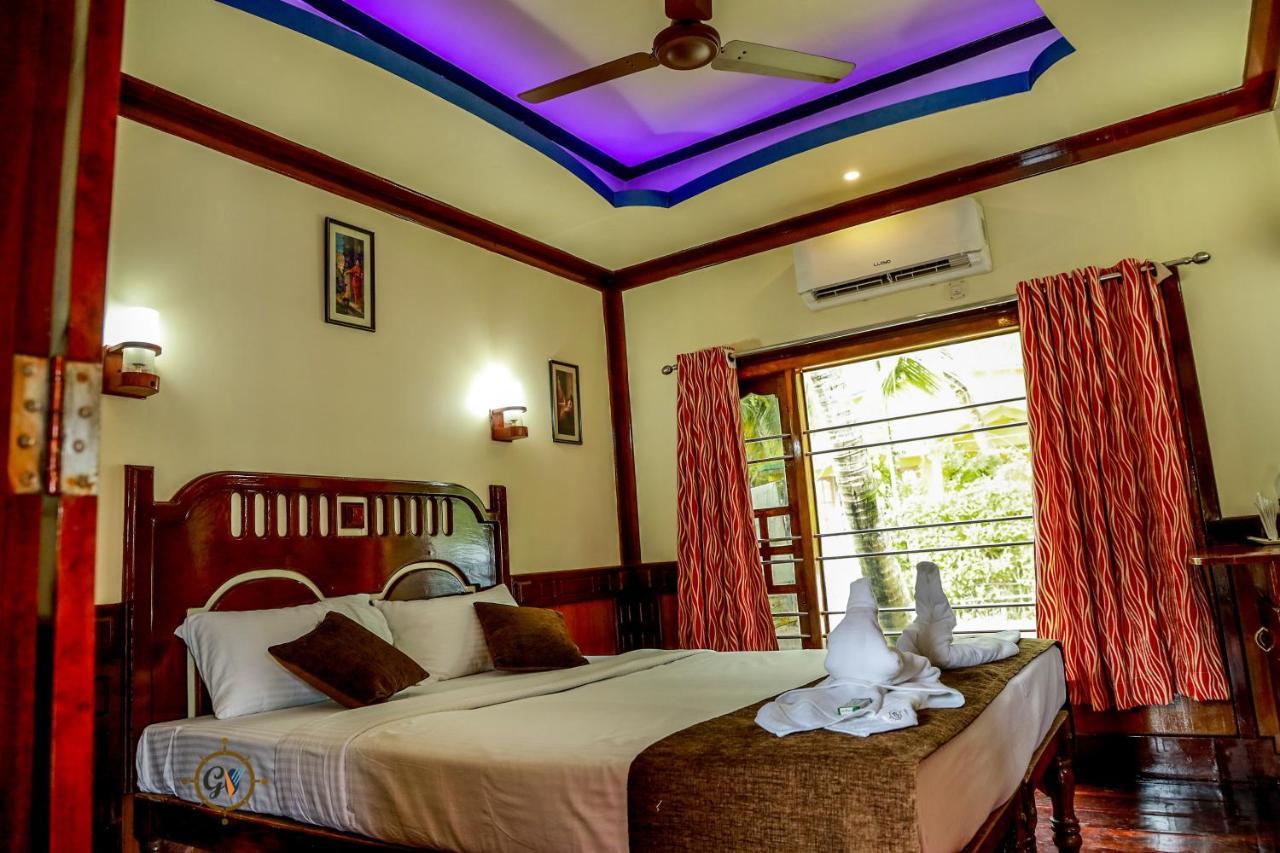 Grand Villa Houseboat Kumarakom Buitenkant foto