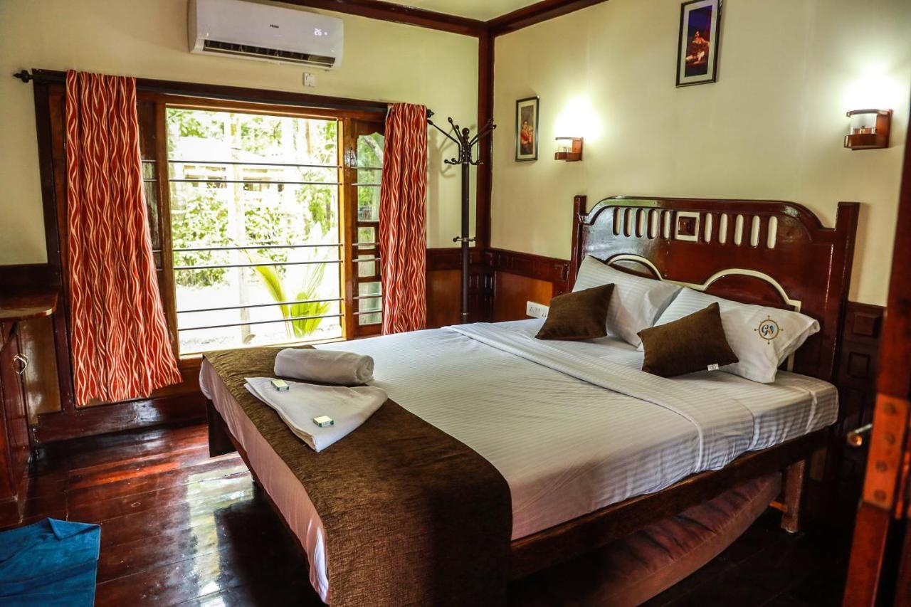 Grand Villa Houseboat Kumarakom Buitenkant foto