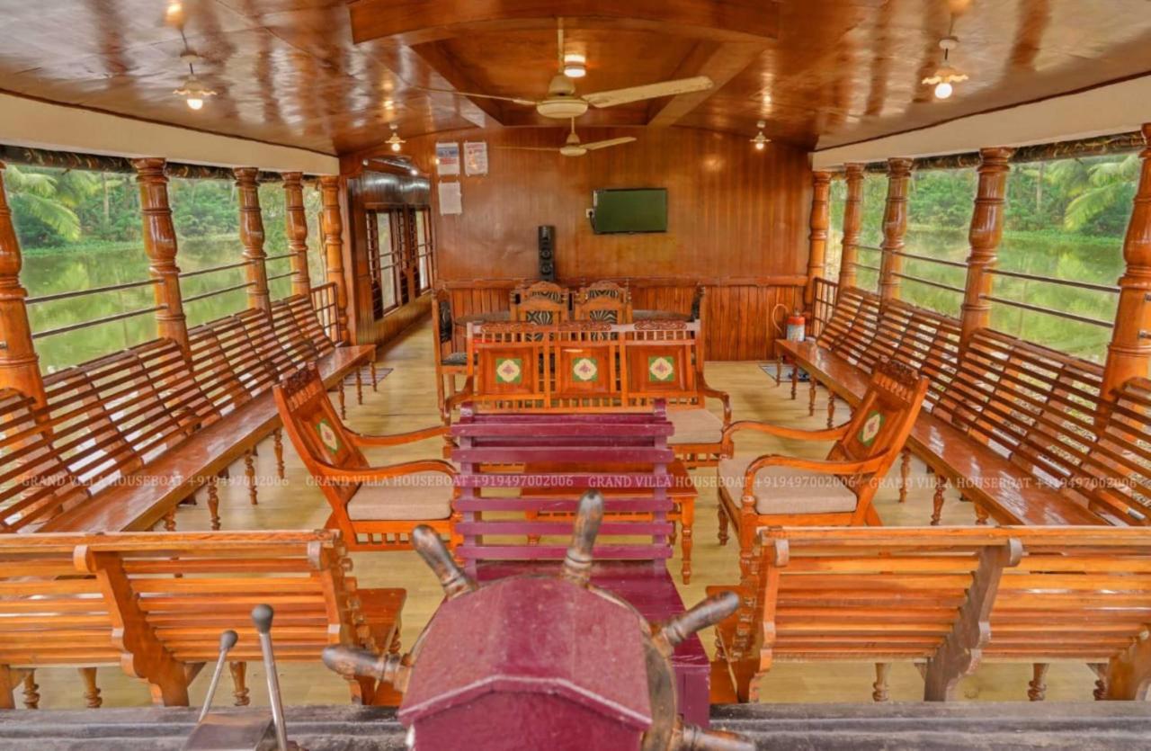 Grand Villa Houseboat Kumarakom Buitenkant foto