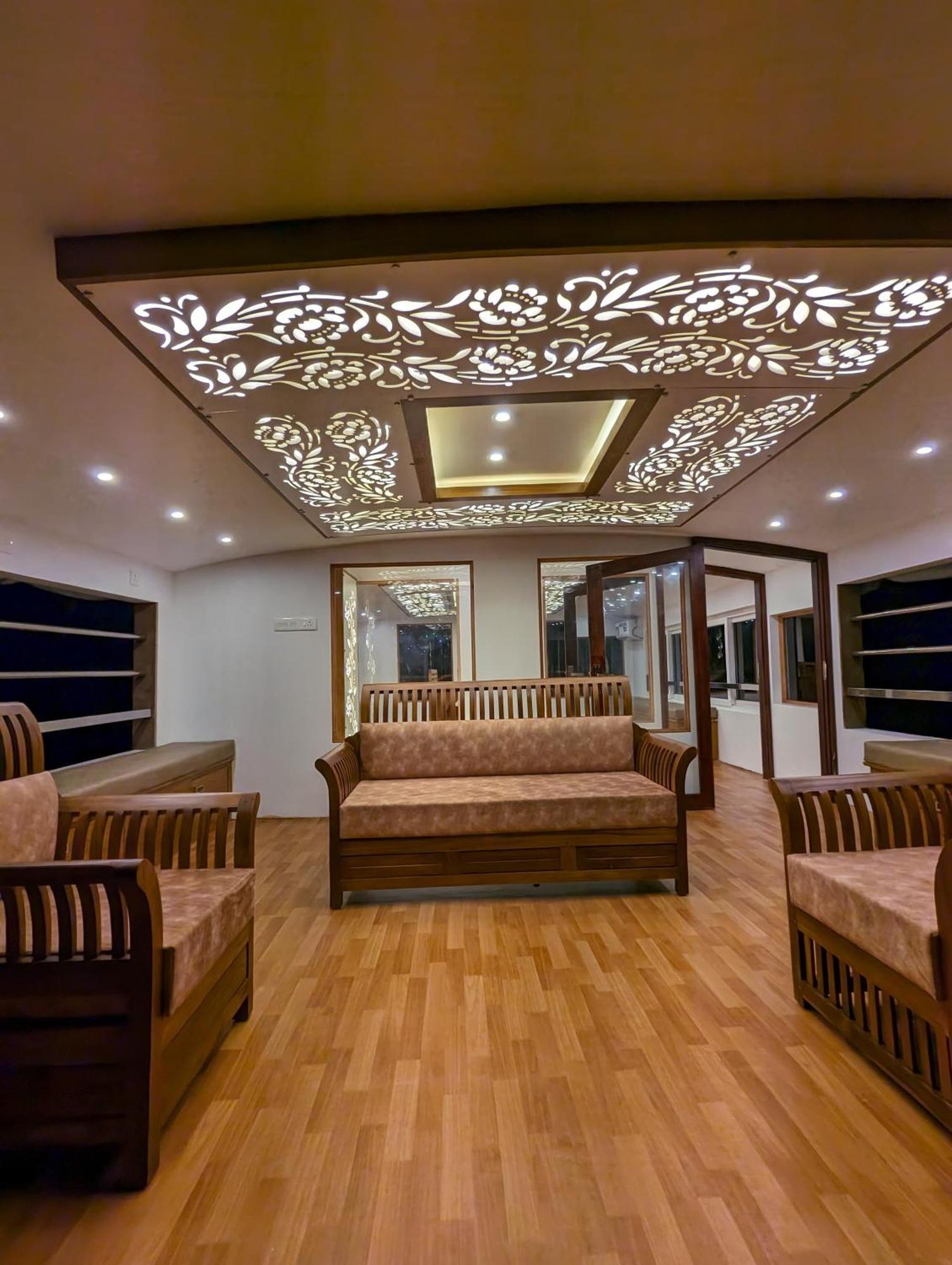 Grand Villa Houseboat Kumarakom Buitenkant foto