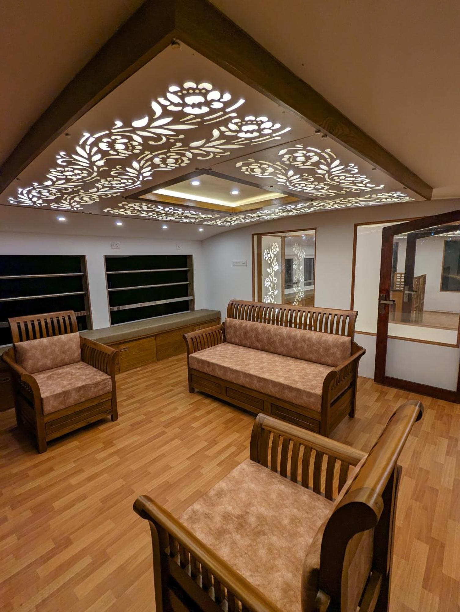 Grand Villa Houseboat Kumarakom Buitenkant foto